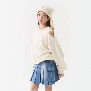 더데이걸 [동아백화점 수성점] 봄시즌오프 50% 여아 아동 주니어 캐주얼룩 라운드넥 박시핏 미니 쮸리 스티치 하트 목걸이 포인트 어깨 트임 맨투맨 TGMA25105-01