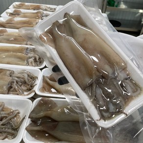 영태푸드 두툼한 자연산 손질 통오징어 350g x 3팩(총 6마리)