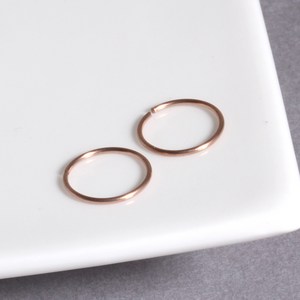 젤루나 써지컬 초슬림 심플 기본 논볼링 링귀걸이 10 x 0.8 mm P-18 2p