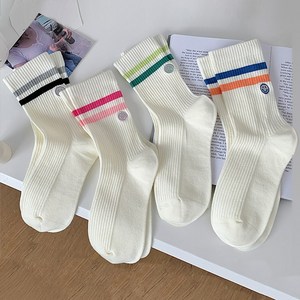 메키 여성 가을 스마일 페이스 자수 코튼 양말 4개입