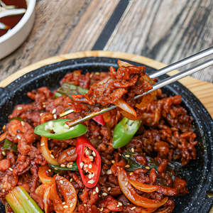 형닭마켓 맛있게 매운 양념 불오돌뼈 볶음 300g, 1개