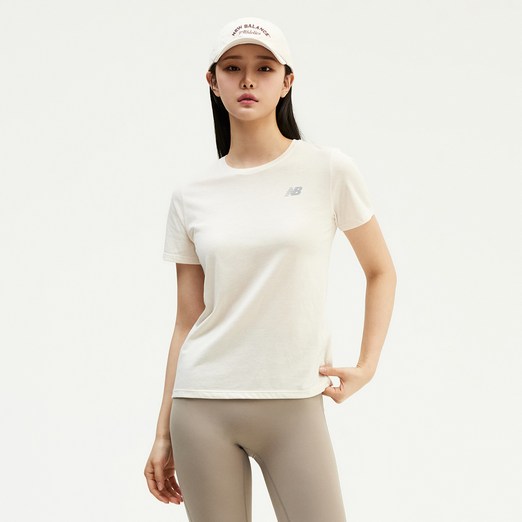 뉴발란스 여성용 ESS 퍼포먼스 STANDARD FIT 반팔 티셔츠 WT41190
