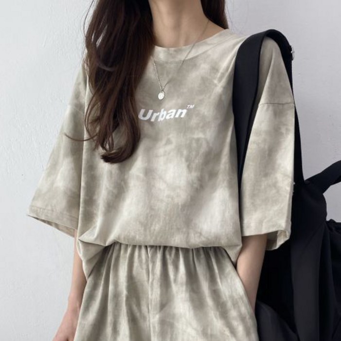 구디프 Urban 레터링 나염 타이다이 루즈핏 반팔티 반바지 세트