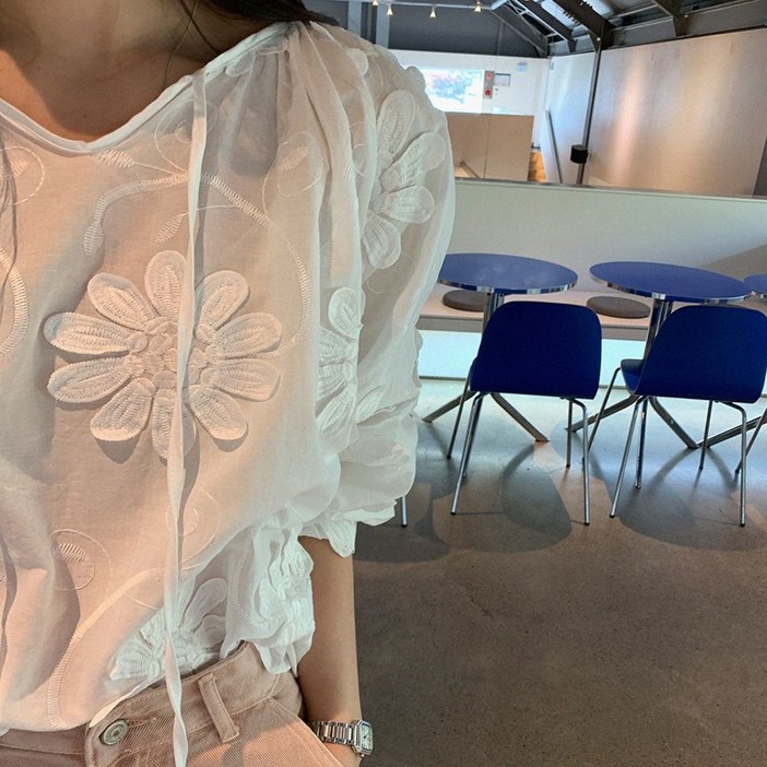 미아마스빈아이트 플라워 패치 블라우스