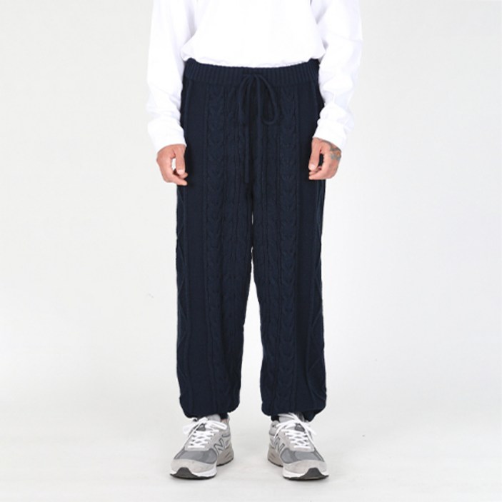 아조바이아조 Twisted Cable Knit Pants AJ224PT007