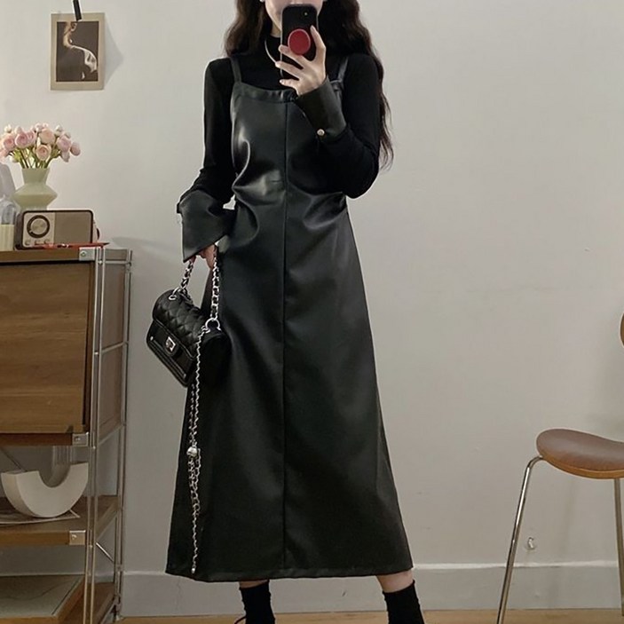 ROYALBELLE 여성 반폴라 레이어드 스타일 긴팔 인조가죽 원피스 캐주얼 스타일 롱 원피스 M0102335