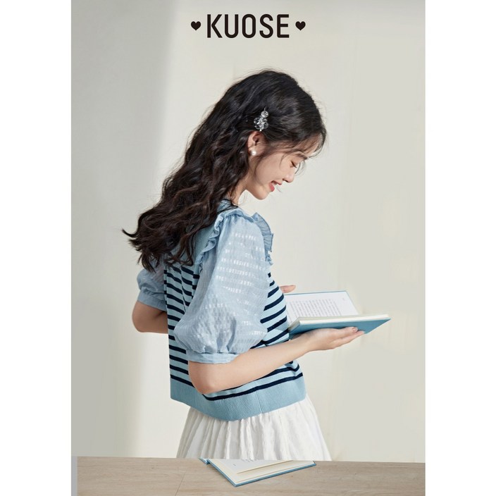 KUOSE 쿠오세 스트라이프 니트 티셔츠 여성 여름 투각 패널 풍선 소매 라운드넥 반팔 탑