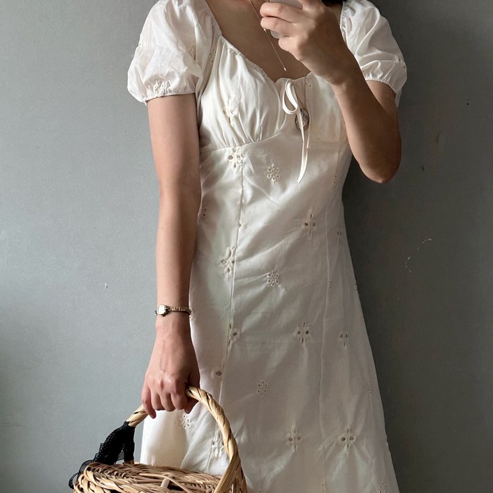 [위아썸머]꽃자수 샌드 롱원피스