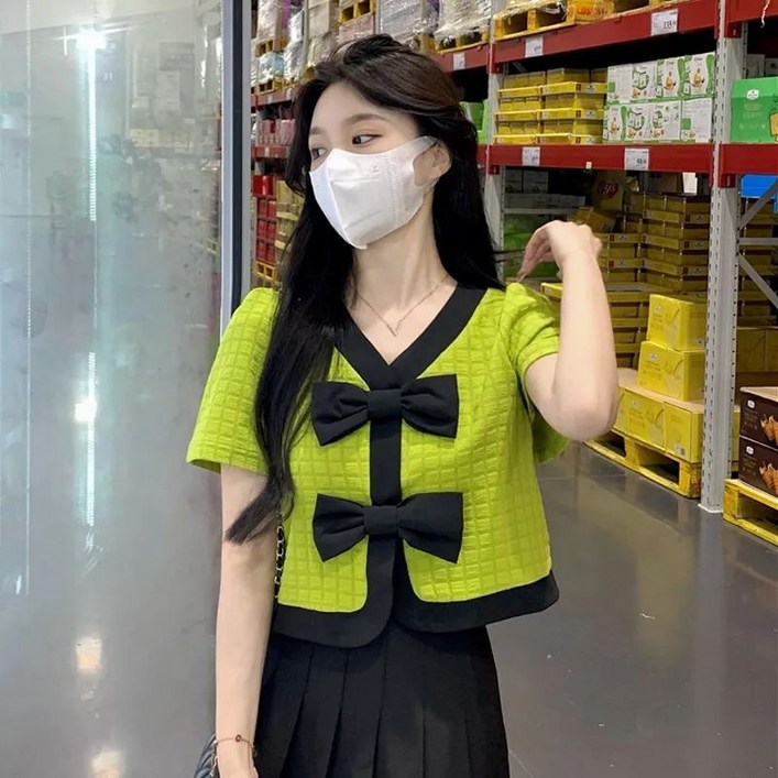 셀럽당 브이넥 리본 반팔 셔츠 여름 여 셀럽당 브이넥 리본 반팔 셔츠 여름 여