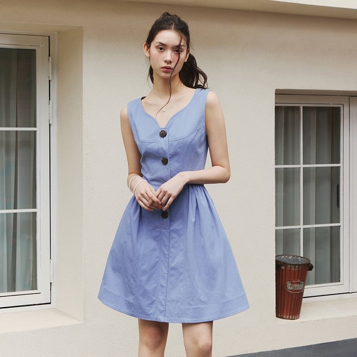 [국내백화점] 잇미샤 슬리브리스 셔링 원피스 여름 여성 페미닌한 실루엣 데이트룩 롱원피스