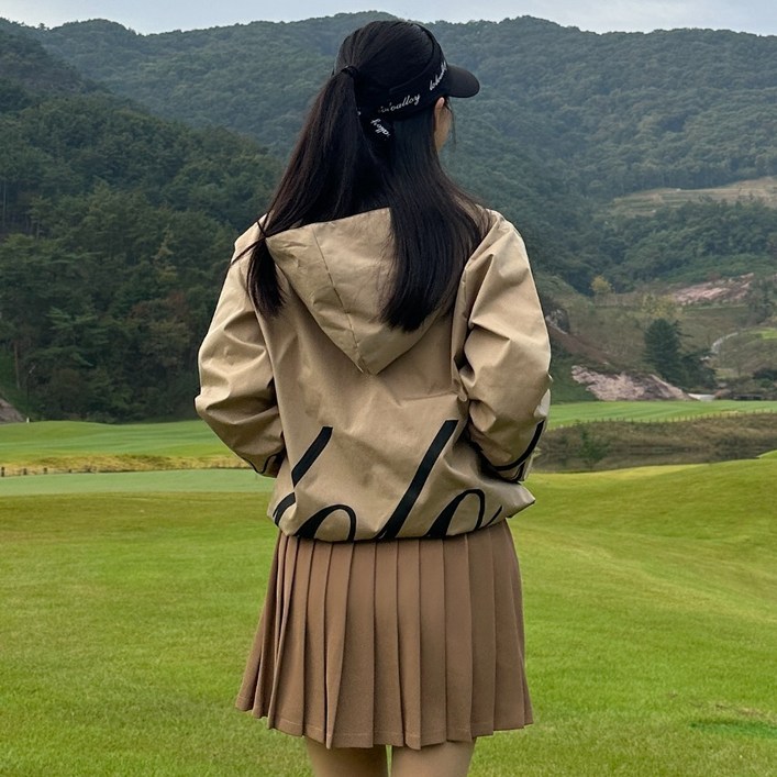 로로얼로이 시그니처 레터링 후디 아노락 바람막이 점퍼 여성골프웨어 로로얼로이 시그니처 레터링 후디 아노락 바람막이 점퍼 여성골프웨어