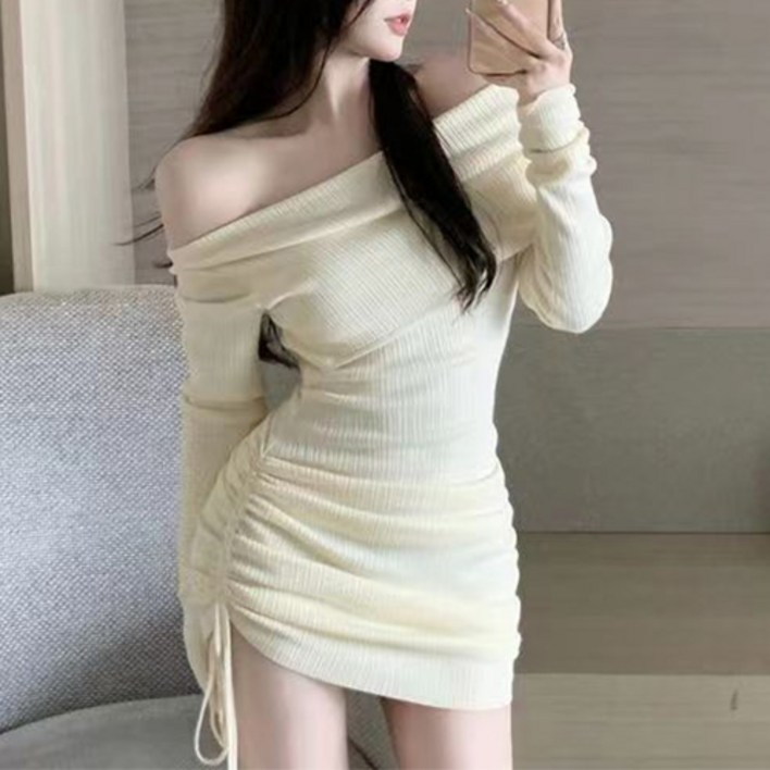 구디프 여성용 셔링 오프숄더 슬림핏 미니 글램룩 니트 원피스