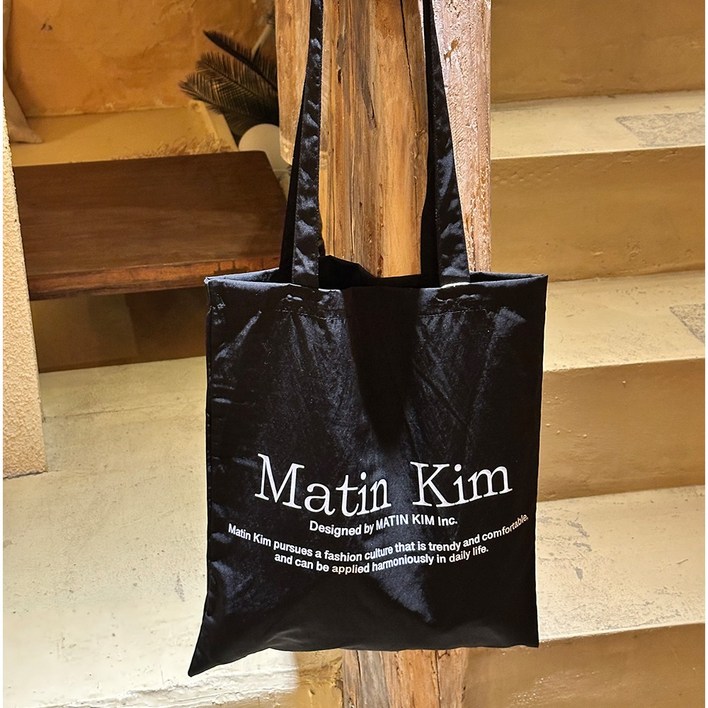 국내매장판 Matin Kim 마뗑킴 로고 프린트 가방 데일리 에코백 블랙