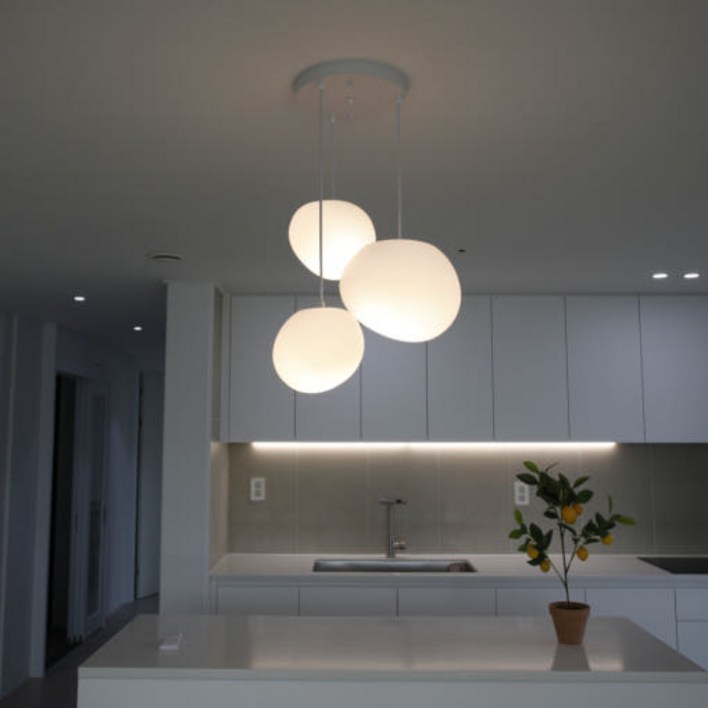 조약돌 조명 원형 3등 펜던트 카페 인테리어 식탁 조명 노란빛 증정