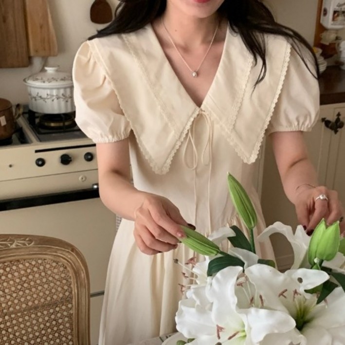 엔틱 모던 브이넥 퍼프 원피스 아이보리 블랙 2col