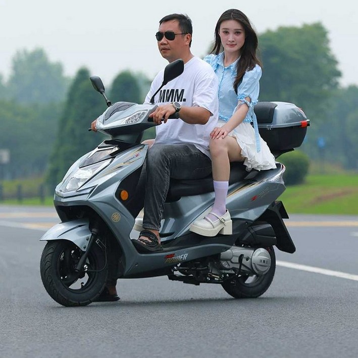 스쿠터 125cc 배달 선물 여성용 장거리 전동 배터리 바이크 스쿠터 125cc 배달 선물 여성용 장거리 전동 배터리 바이크