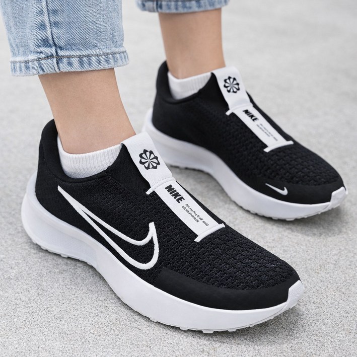 무료배송국내매장 정품 나이키 우먼 인터랙트 런 이지온손대지 않고 바로 신는 러닝화