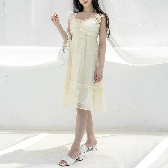 이츠라이프 클래식 퍼프 바캉스 원피스