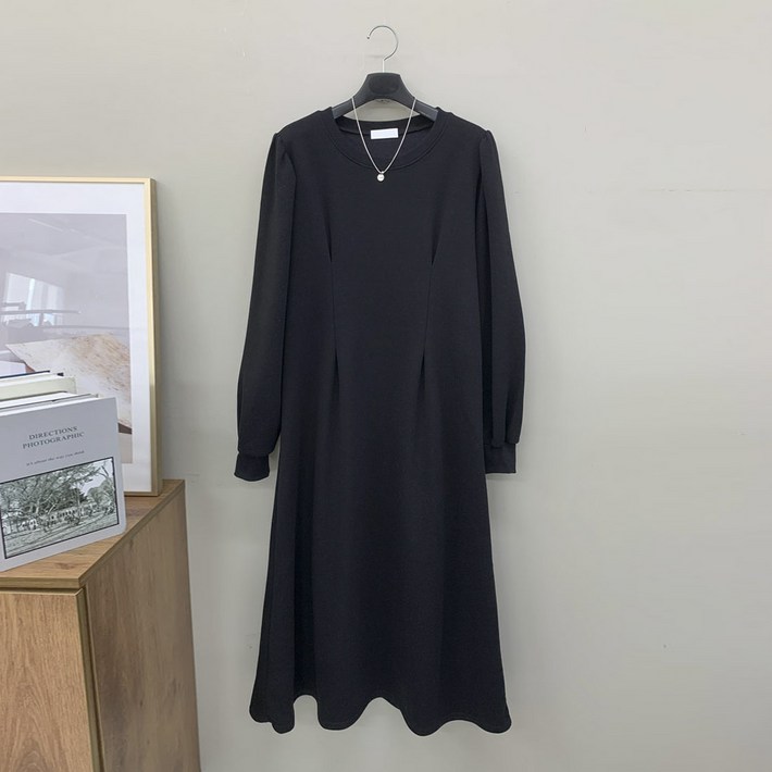 [행복여] 로린 셔링 퍼프 소매 다트 라인 플레어 기모 원피스