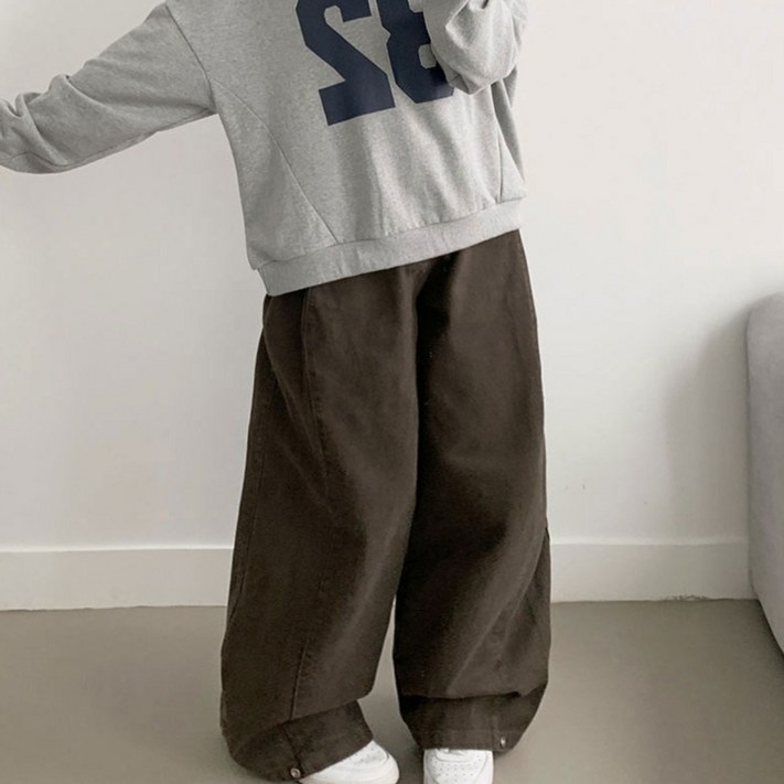 부기샵 베러 사이드 핀턱 밑단 스냅 비조버튼 코튼 와이드핏 롱팬츠
