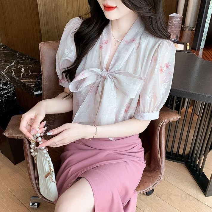 쉬폰 브이넥 미팅룩 반팔블라우스 핑크 리본 하객룩 셔츠