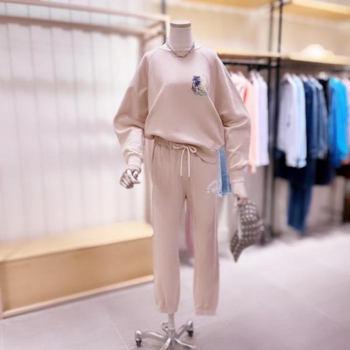 SH2TSF846_끌데미지 팜트리 가슴 프린트 맨투맨 292566