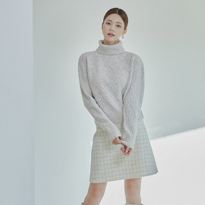 백화점매장 정품출고 잇미샤 22 FW 케이블 하이넥 니트 풀오버 ITMCZPO970