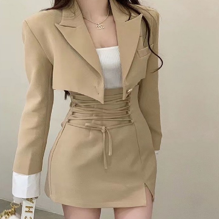 마리하우스 베이지 크롭자켓 꼬임치마 투피스 세트