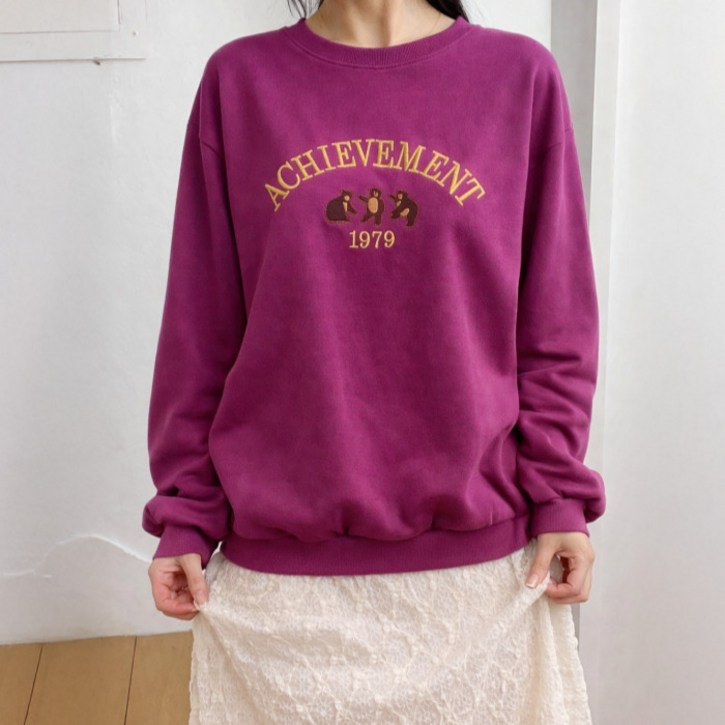 라라온 자수 곰 레터링 긴팔 맨투맨 26TSP3705