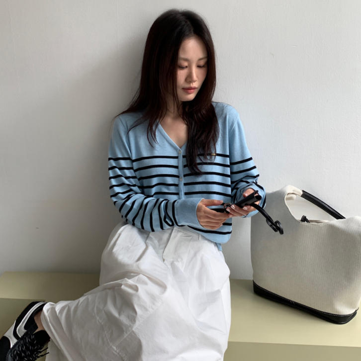 아뜰리에 드 SS109 공식 24 FW 스트라이프 가디건