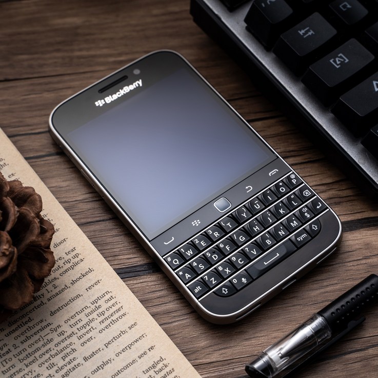 BlackBerry 블랙베리 Q20 16GB 새상품  풀박스 카메라 있음 무선충전가능